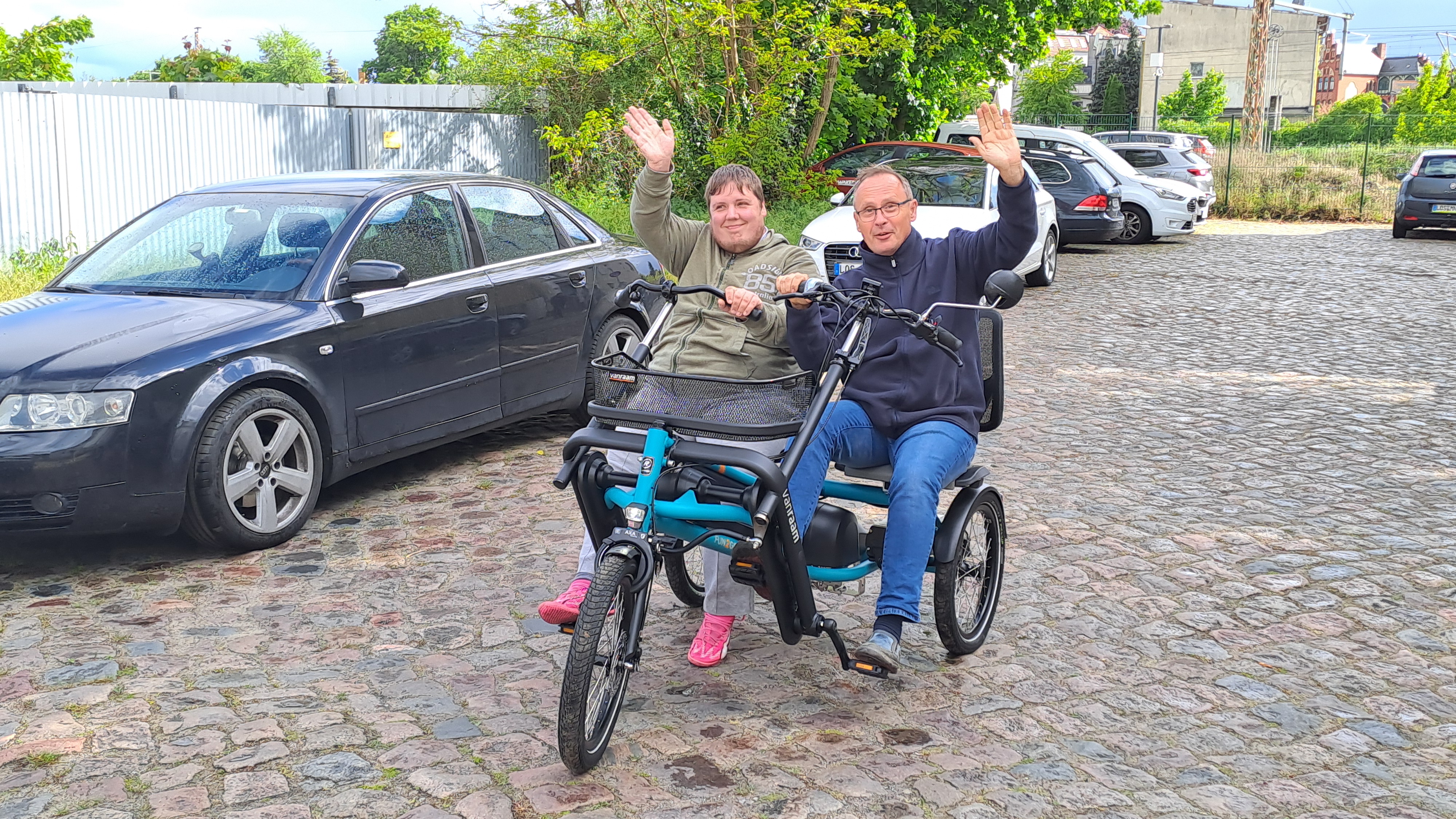 Heiko Reichmuth unterwegs mit Julian Kleinhenz (das ist der Jüngere) und Michael Rückert. Mobil sein heißt, soziale Teilhabe zu erfahren. © Marcus Reichmuth
