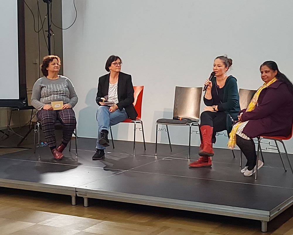 v.l.n.r.: Dr. Sylvia Setzkorn, Dunja Schwarz-Fink, Christiane Goldschmidt und eine Vertreterin von Women in Exile.