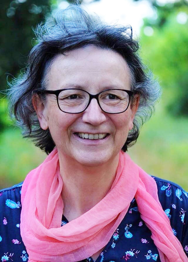 Christina Dyhr, Projektkoordinatorin des THEO, moderiert die Selbsthilfegruppe